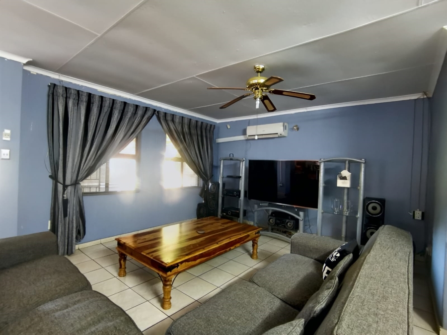 Commercial Property for Sale in Kroondal North West